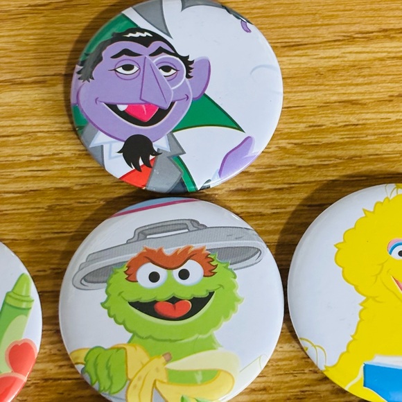 NEW Sesame Street Character Button Set - Picture 12 of 13